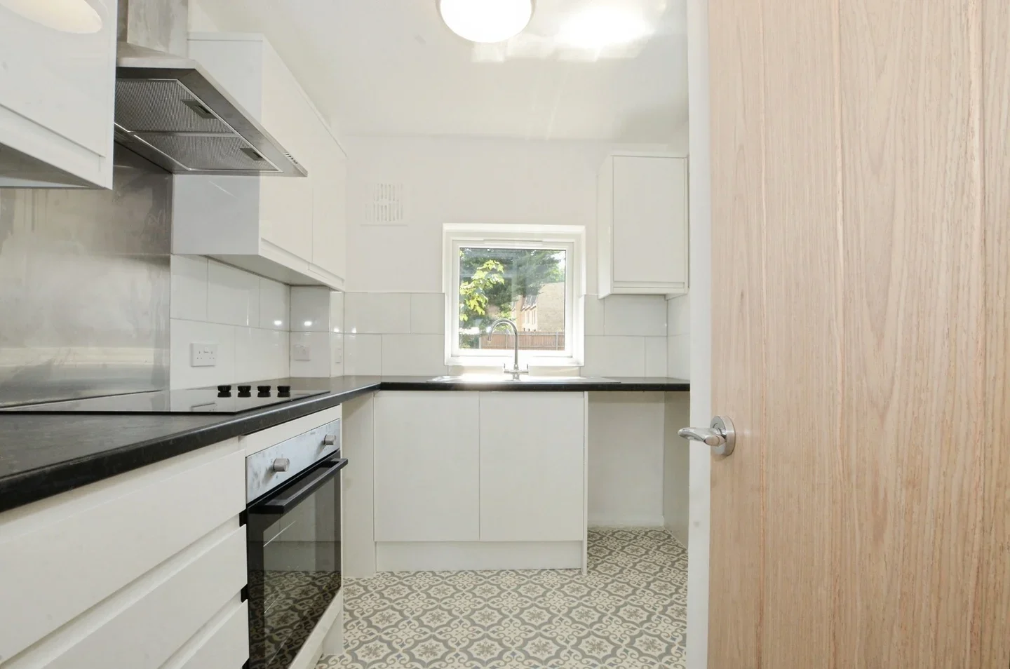 Flat London Road in Dacorum