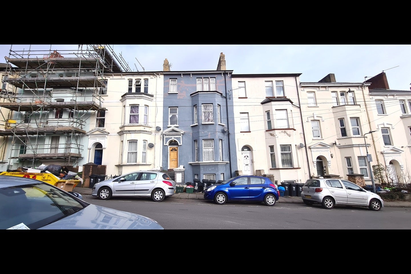Flat Clytha Square in Newport