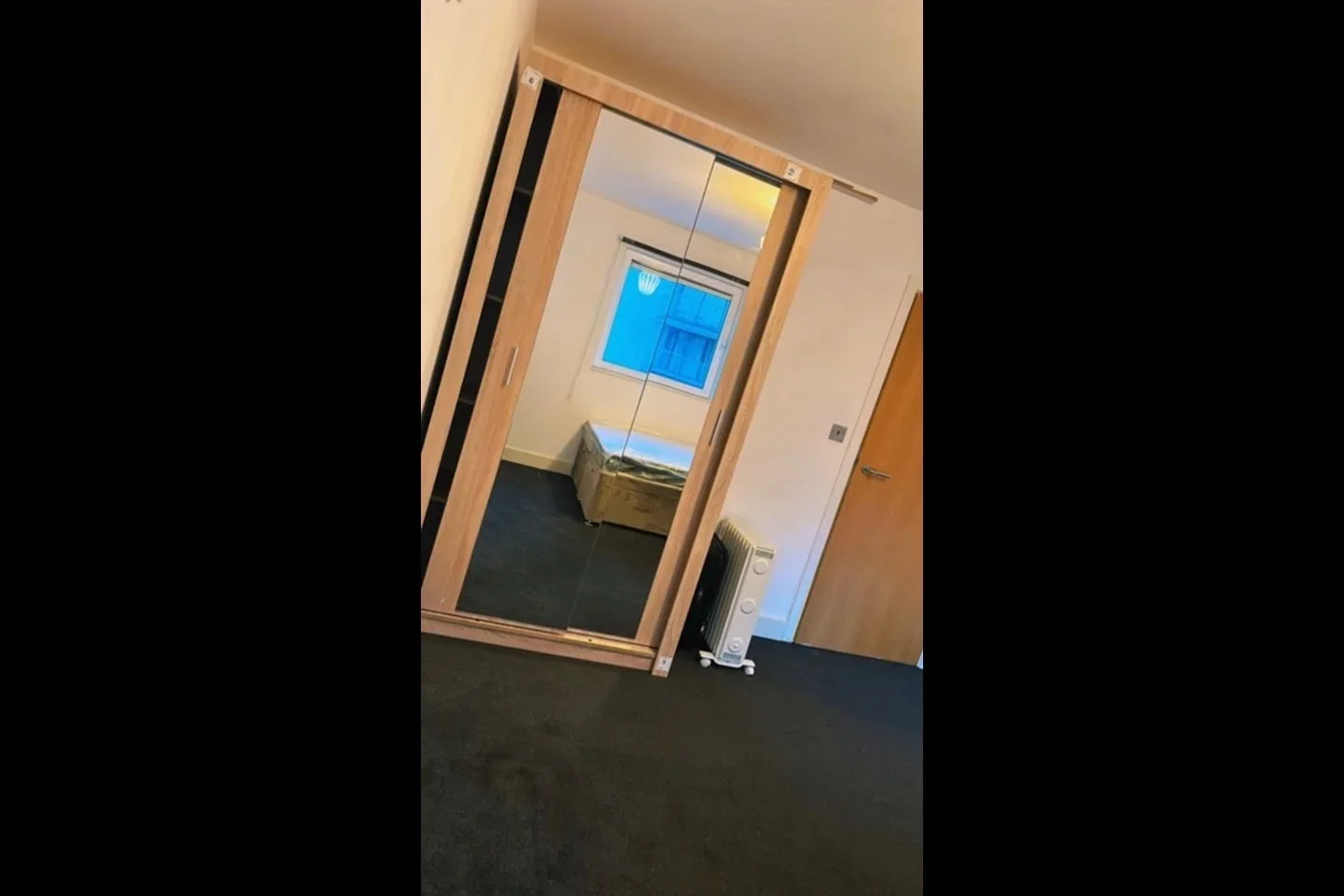 Room Albert Basin Way in Greater London