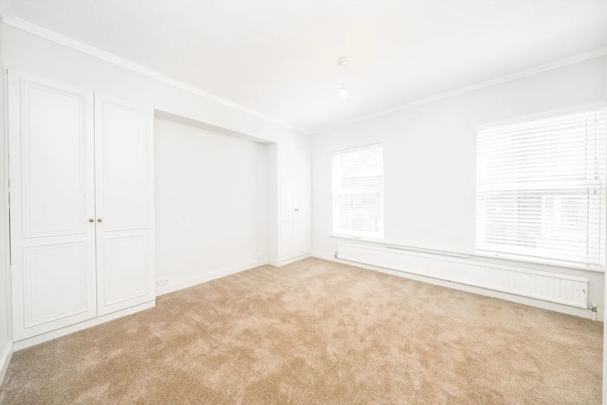 House Byfield Road in Greater London