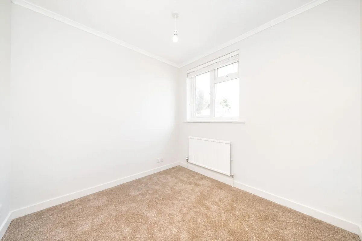 House Byfield Road in Greater London