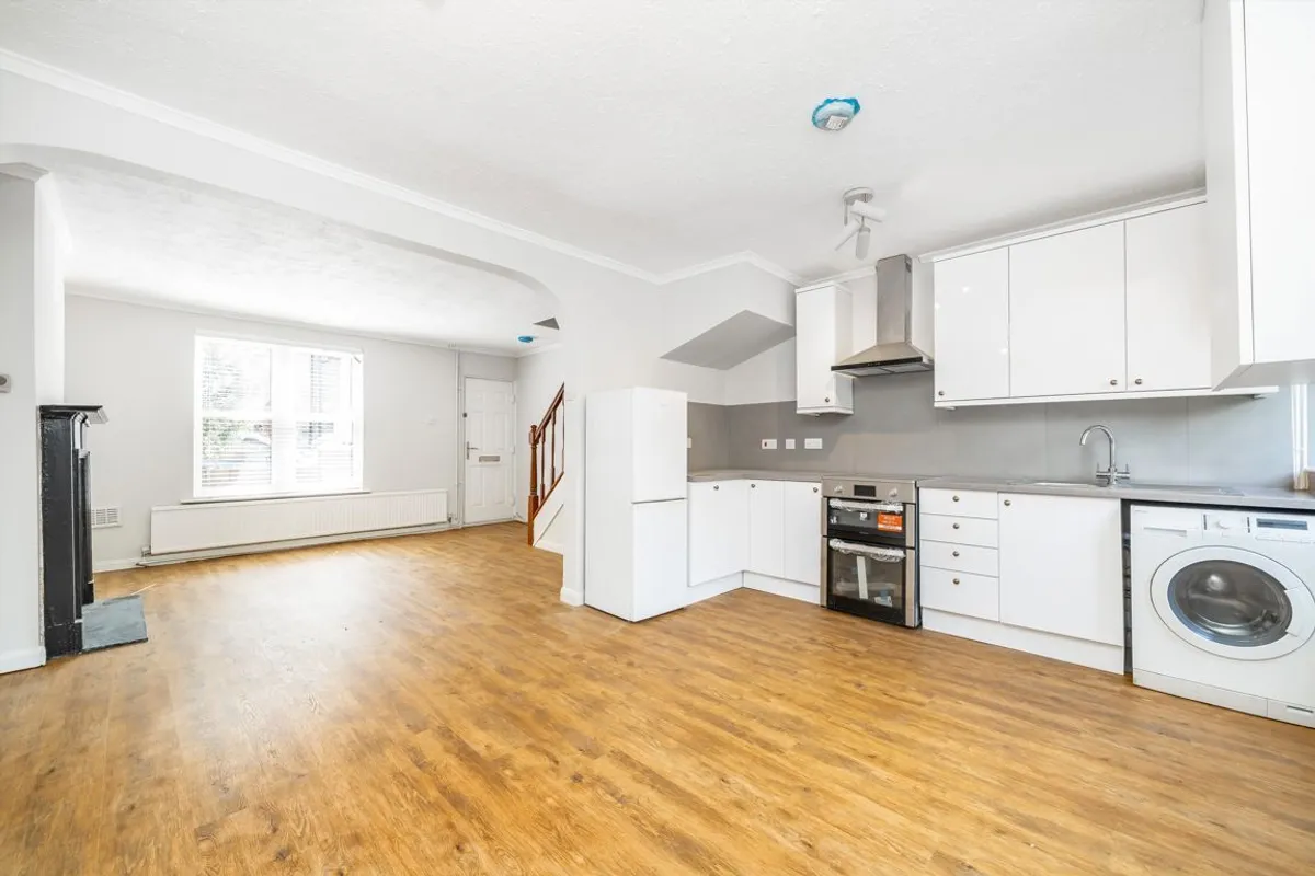 House Byfield Road in Greater London