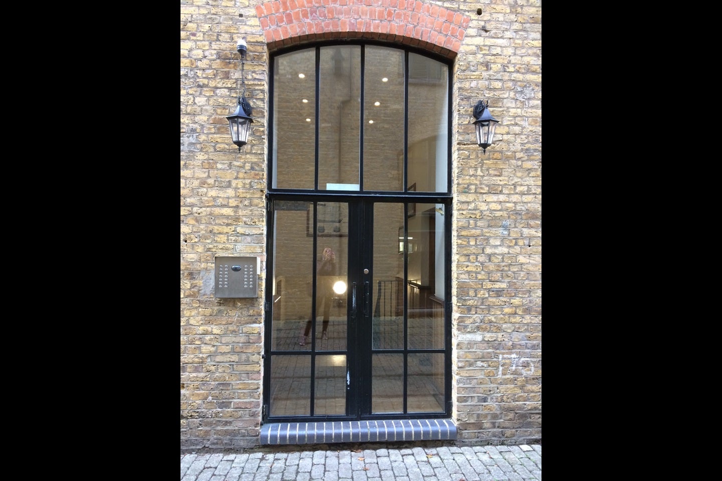 Flat Burrells Wharf Square in Greater London