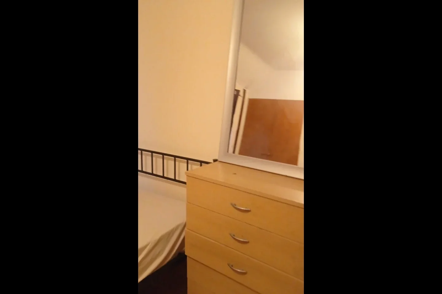 Room Kingston Avenue in Greater London