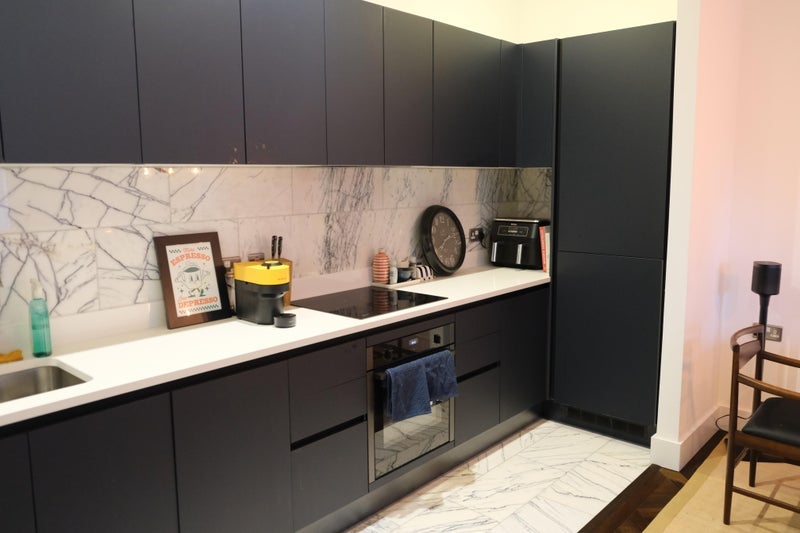 Flat Kingsland Road in Greater London