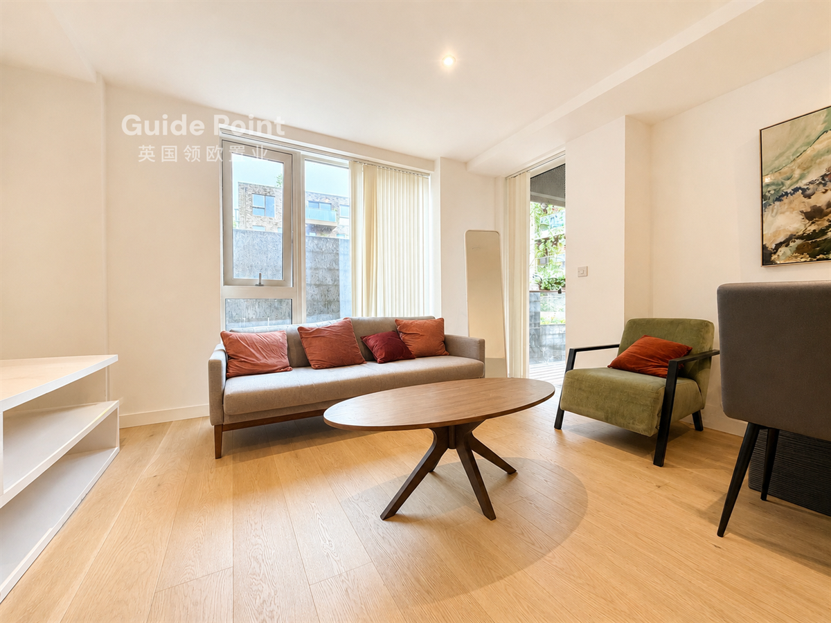 Flat Pentonville Road in Greater London