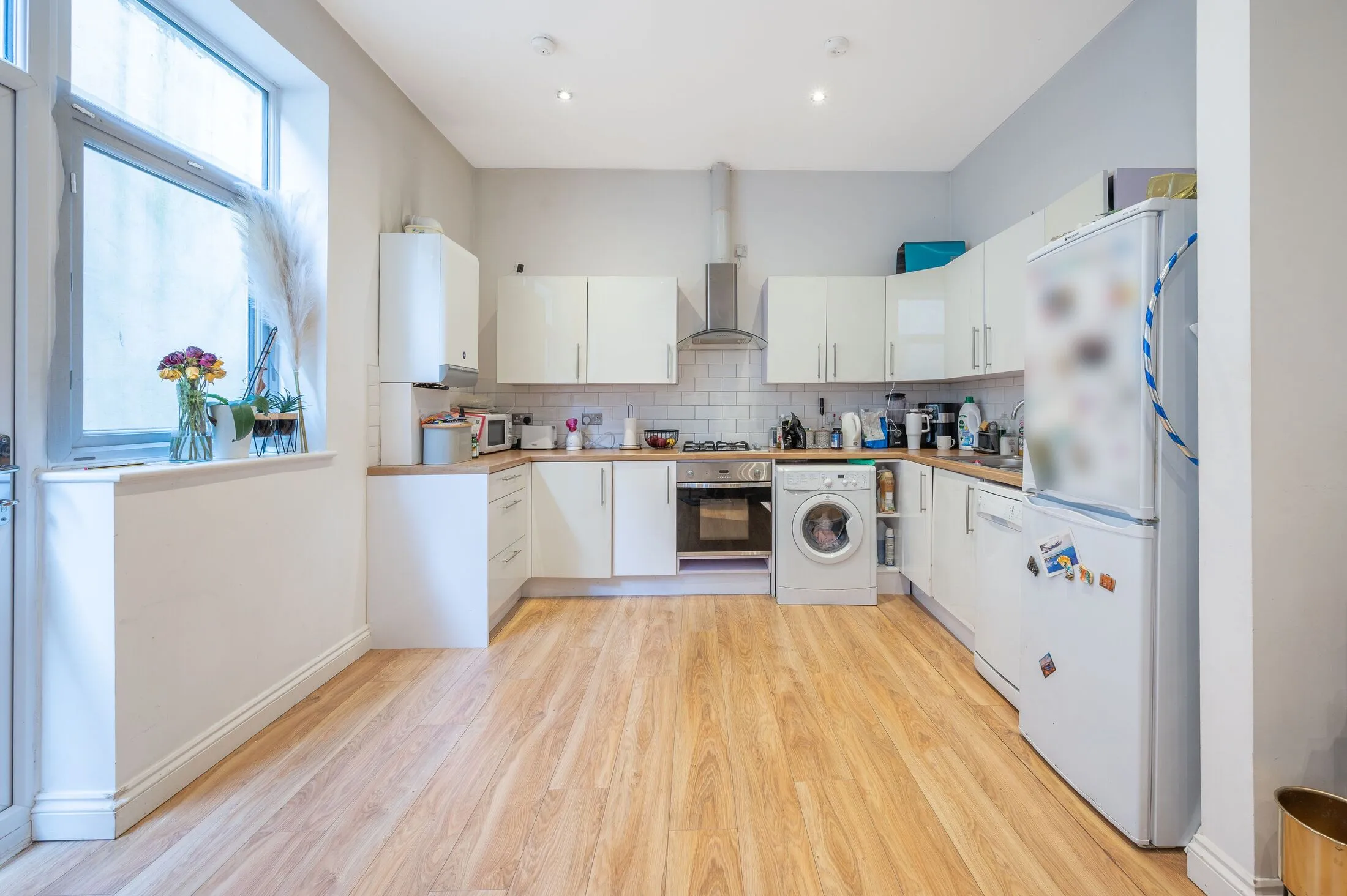 Flat Second Avenue in Greater London