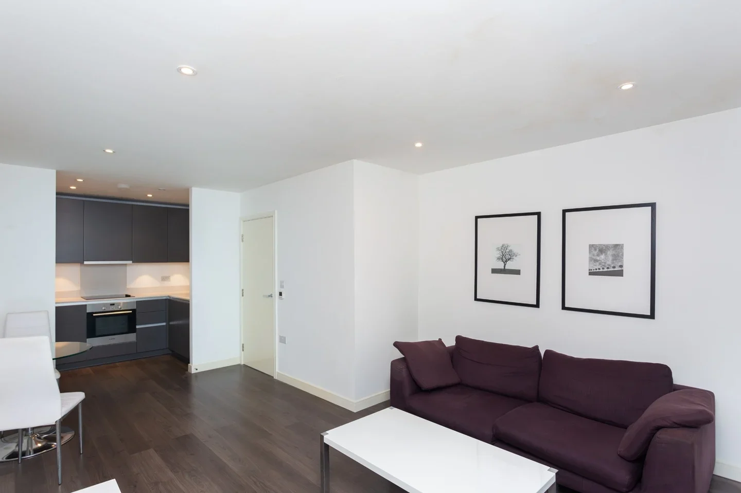 Flat Wellesley Road in Greater London