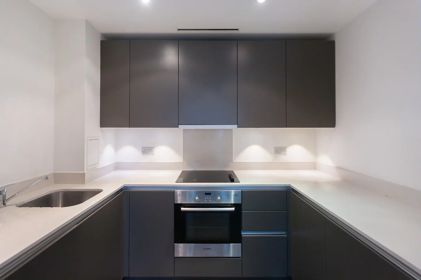 Flat Wellesley Road in Greater London