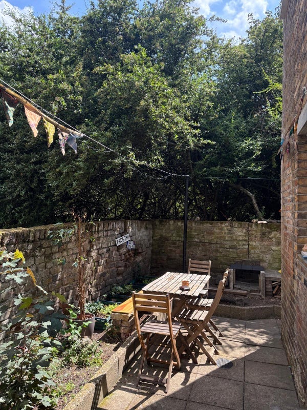 Room Wedmore Gardens in Greater London