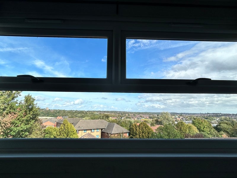 Room Blenheim Crescent in Leeds