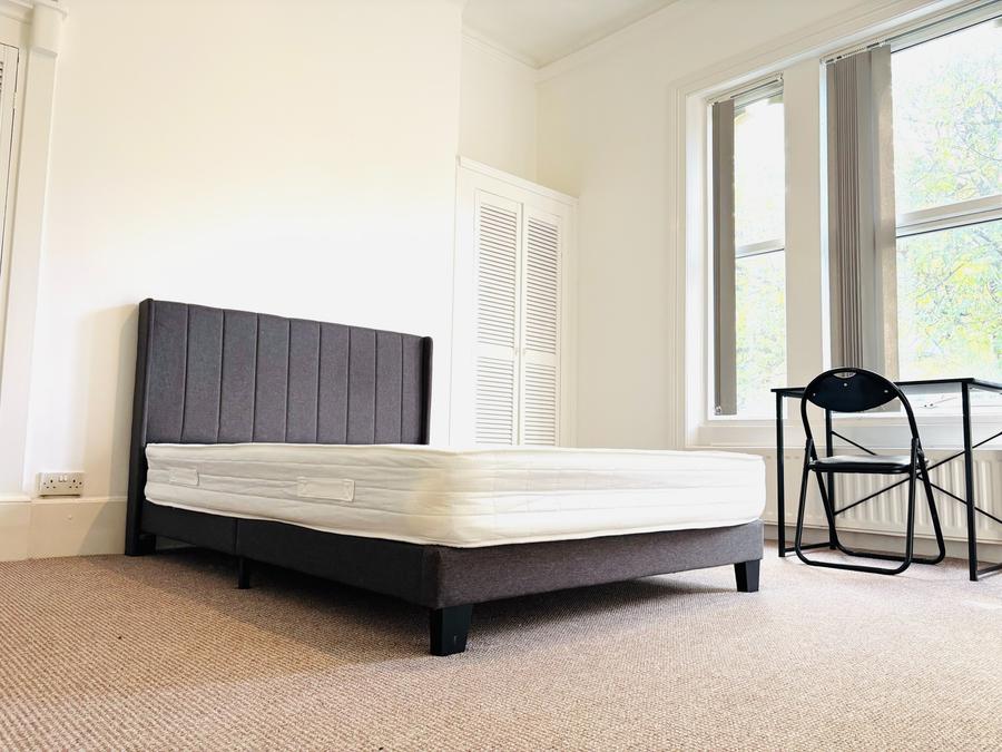 Room Mowbray Close in Sunderland