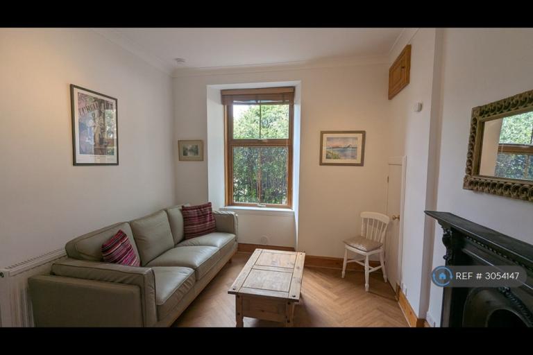 Flat Restalrig Road South in City of Edinburgh