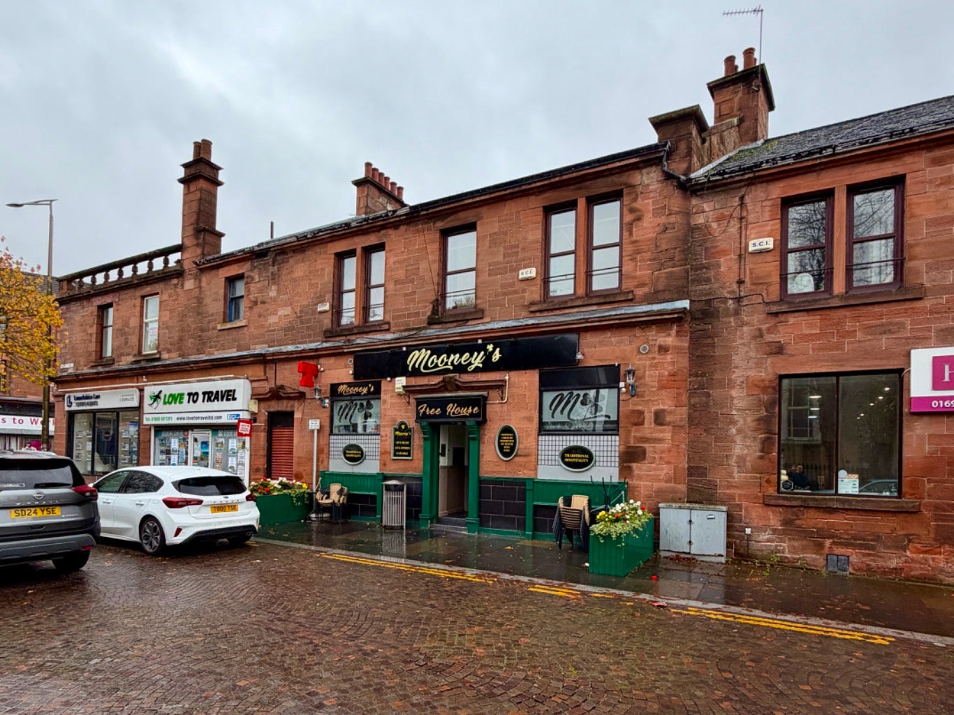 Flat Main Street in Bellshill