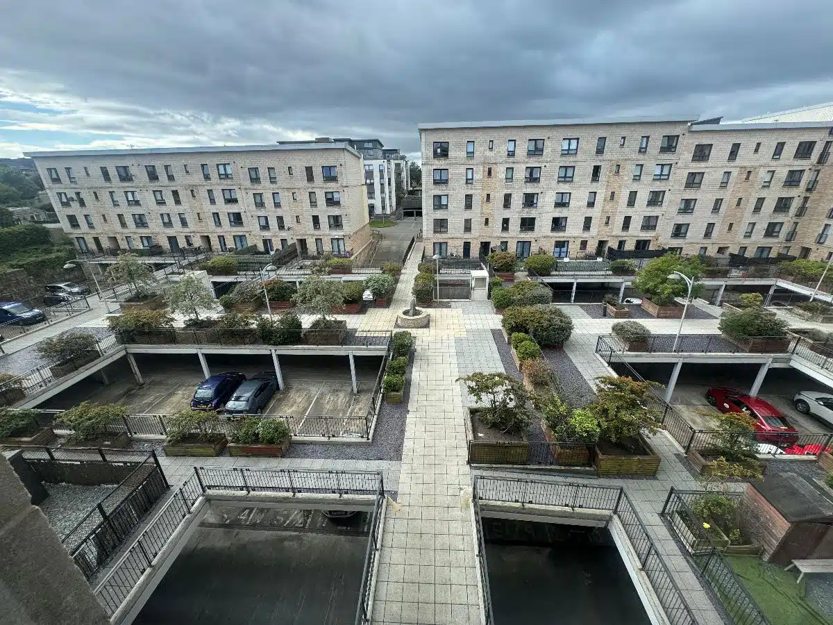 Flat Waterfront Gait in City of Edinburgh