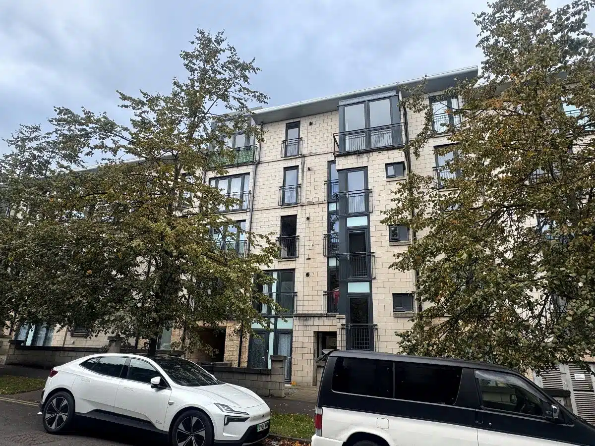 Flat Waterfront Gait in City of Edinburgh