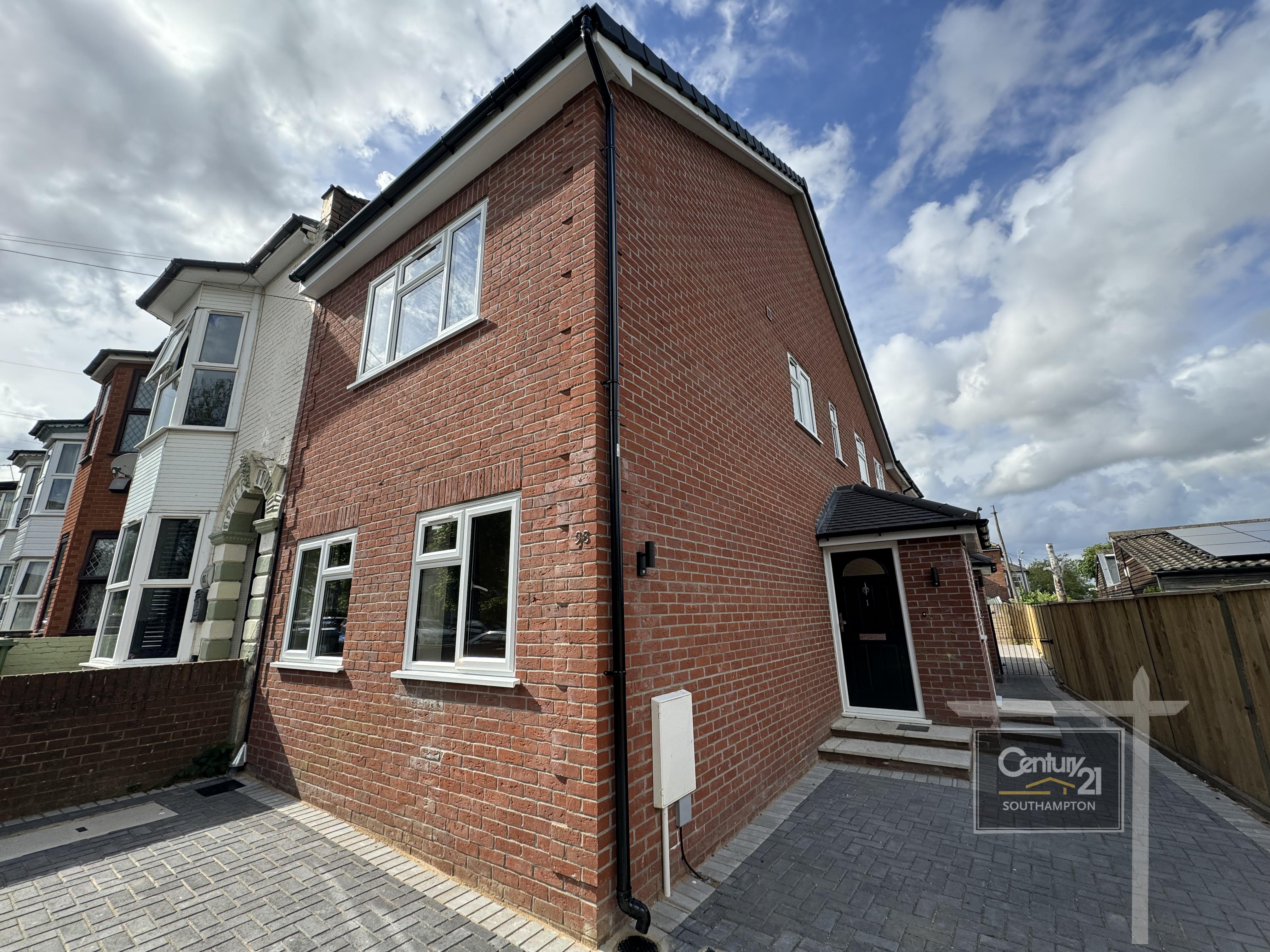 Flat Cranbury Avenue in Southampton