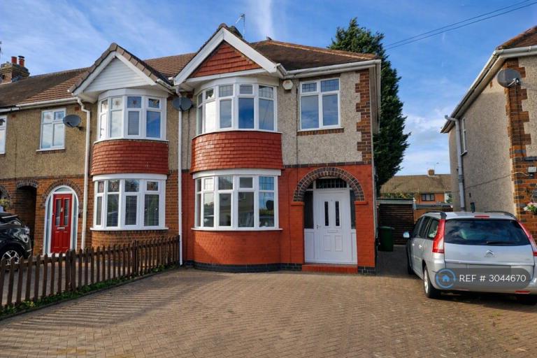 House Goodyers End Lane in Nuneaton and Bedworth