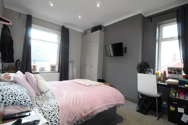 House Melbourne Grove in Leeds