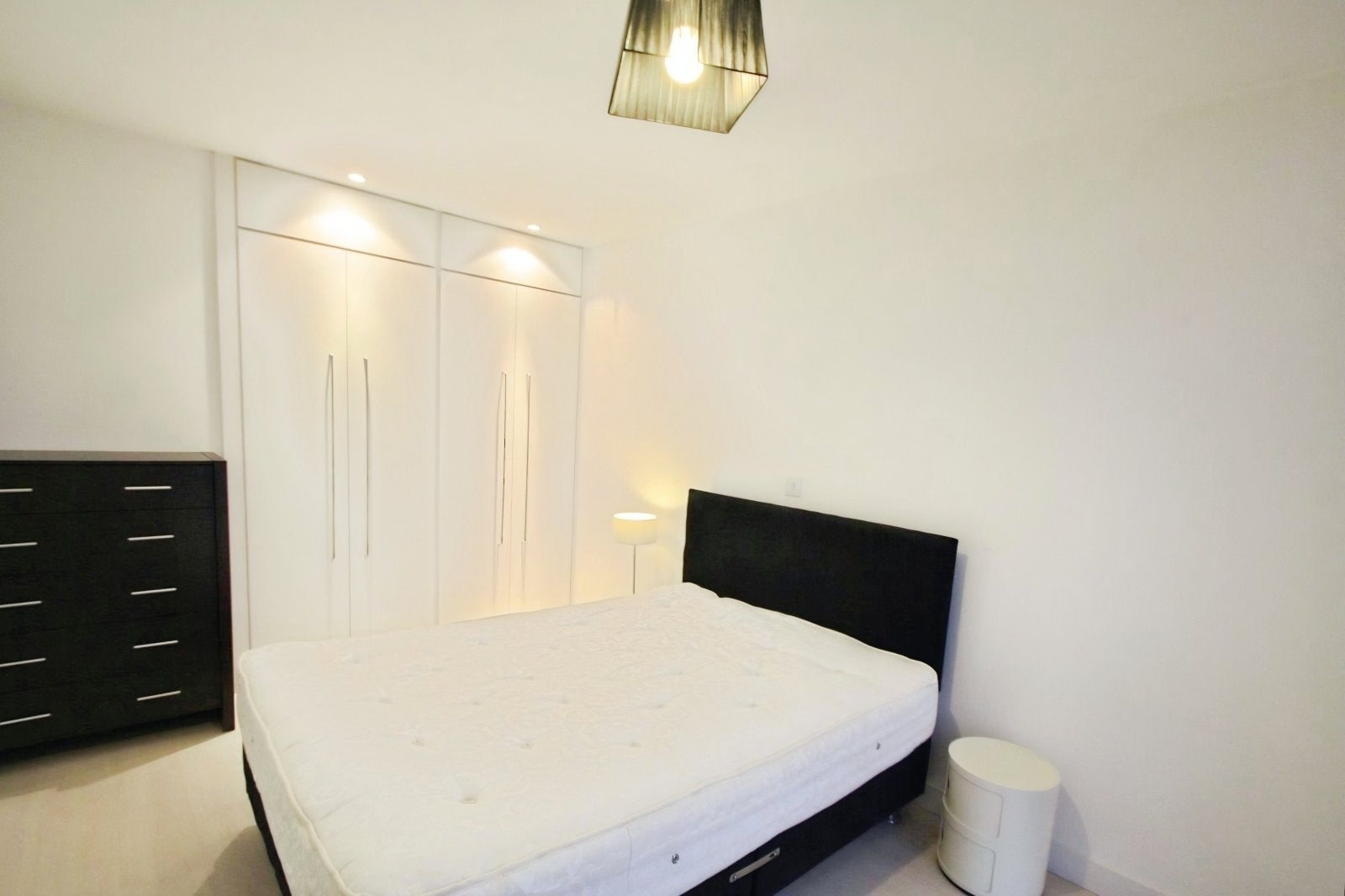 Flat Ingram Street in Leeds