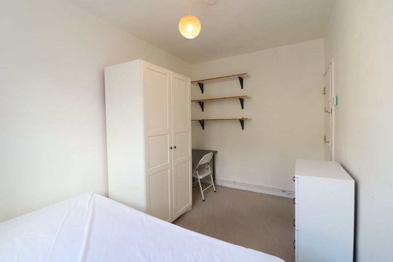 Room Green Bank in Greater London