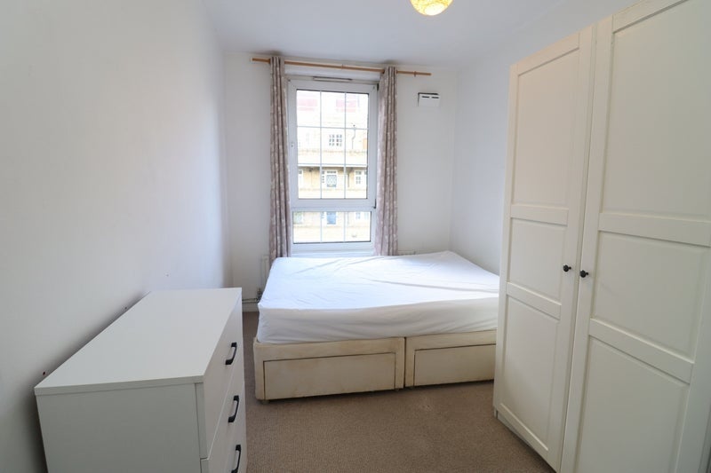 Room Green Bank in Greater London