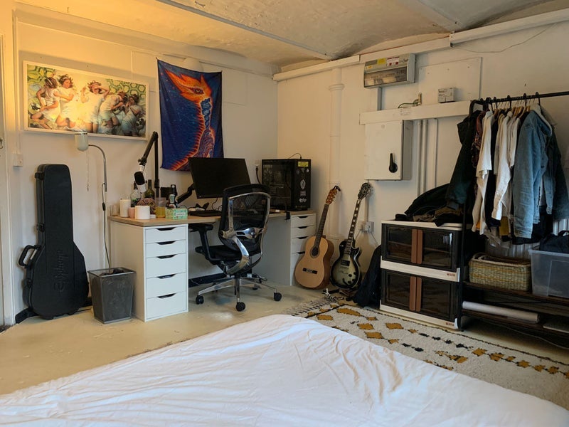 Room Belfast Road in Greater London