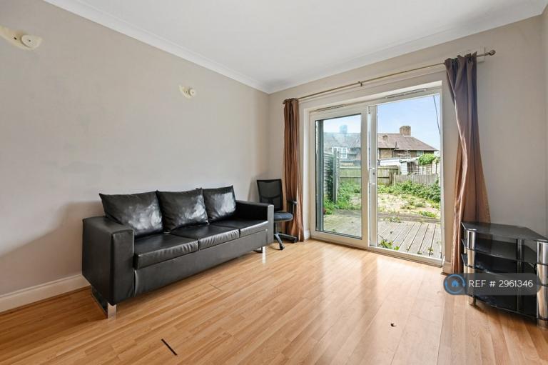 House Braybrook Street in Greater London