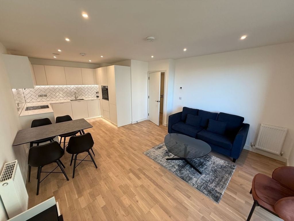 Flat Greenleaf Walk in Greater London