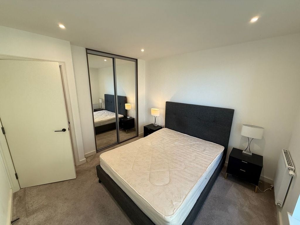 Flat Greenleaf Walk in Greater London