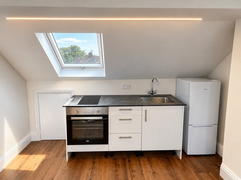 Flat Osidge Lane in Greater London
