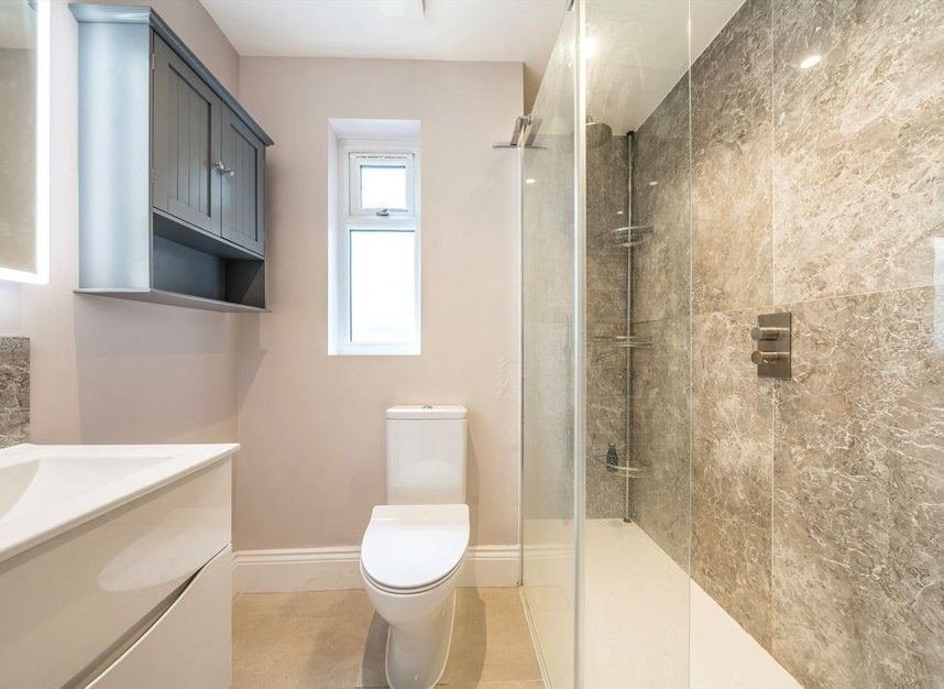Flat Croxley Road in City of Westminster