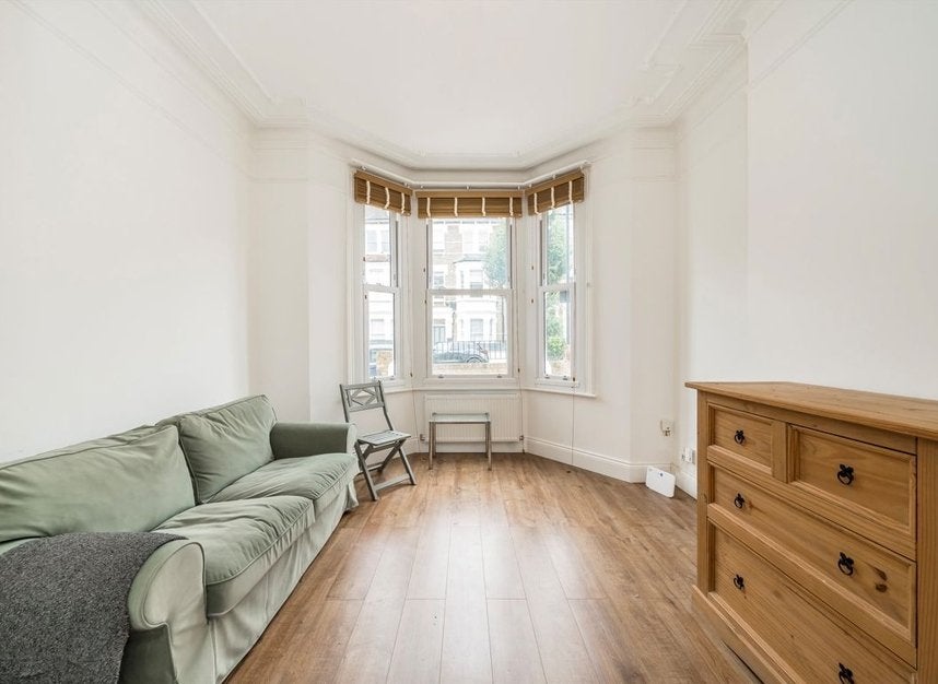 Flat Croxley Road in City of Westminster