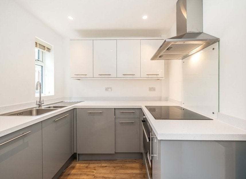 Flat Croxley Road in City of Westminster