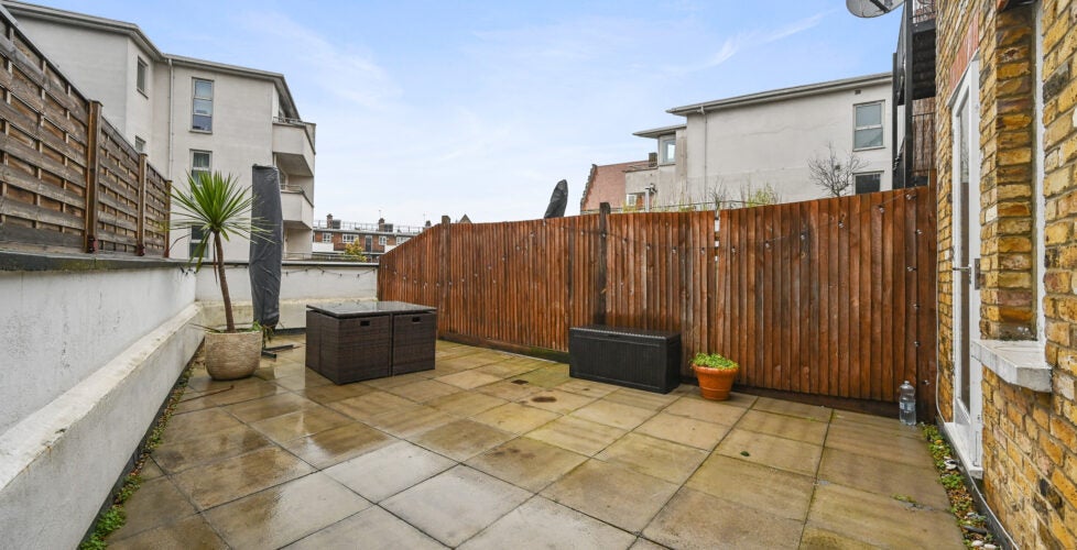 Flat Plough Road in Greater London