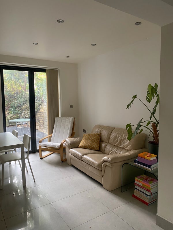 Room Northchurch Road in Greater London