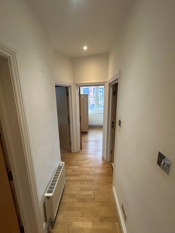 Flat Lauriston Road in Greater London