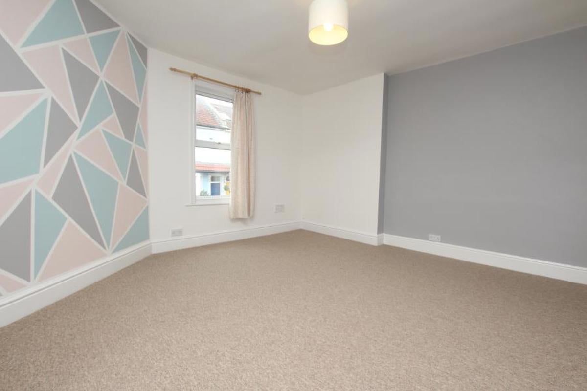 Flat Elmdale Road in Bristol