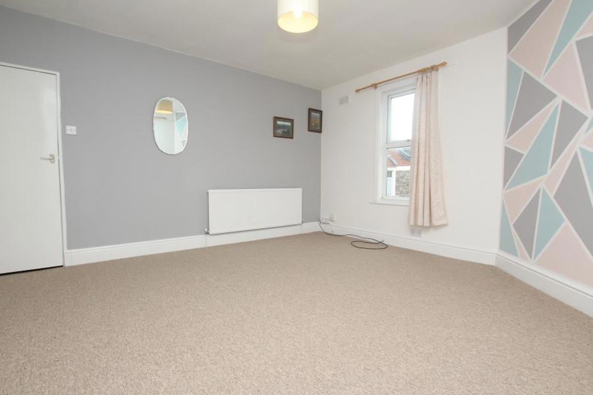 Flat Elmdale Road in Bristol