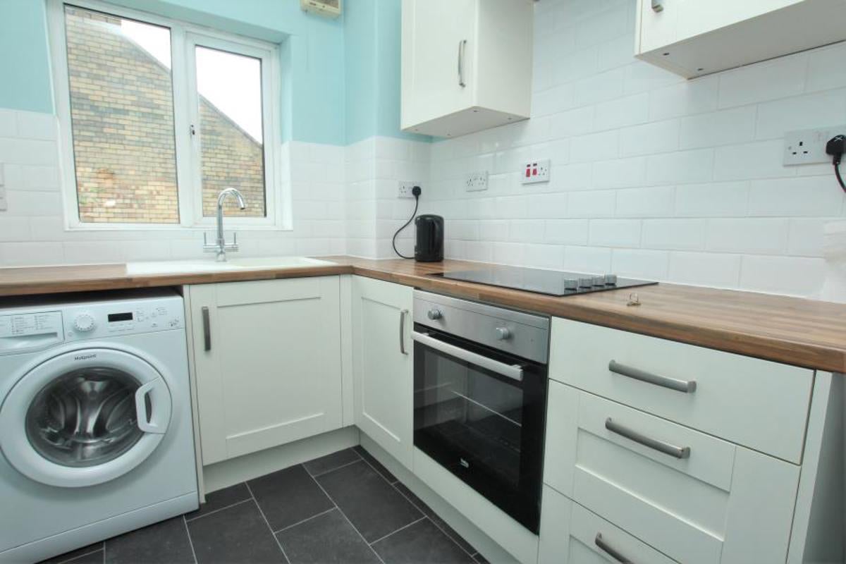 Flat Elmdale Road in Bristol
