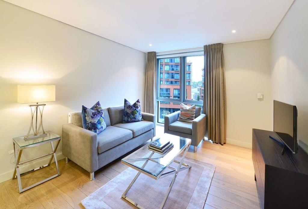 Flat Harbet Road in City of Westminster