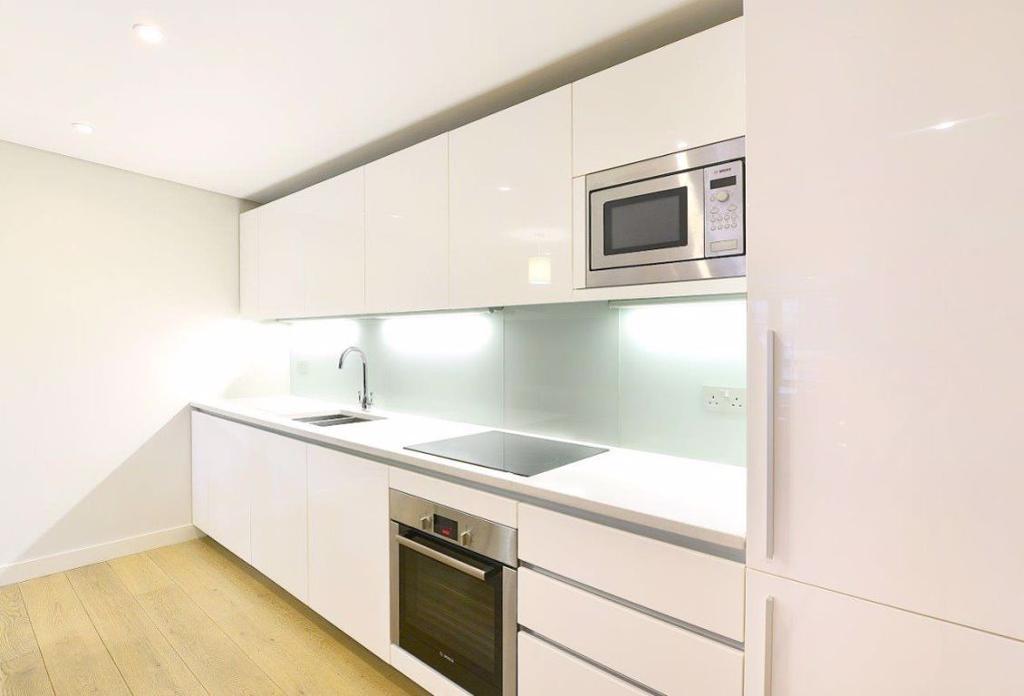 Flat Harbet Road in City of Westminster