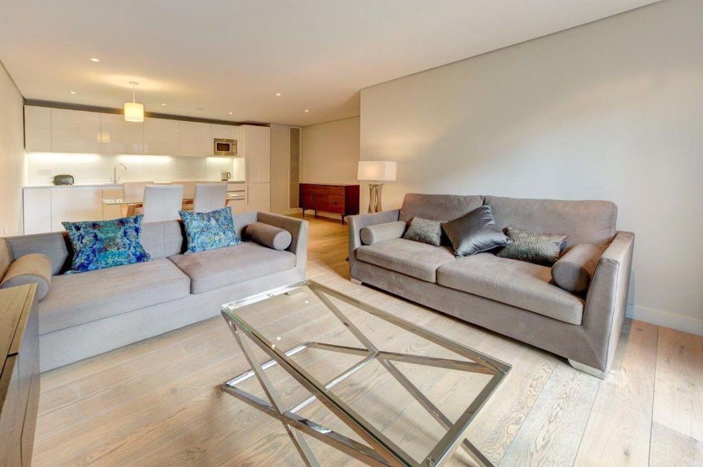Flat Harbet Road in City of Westminster