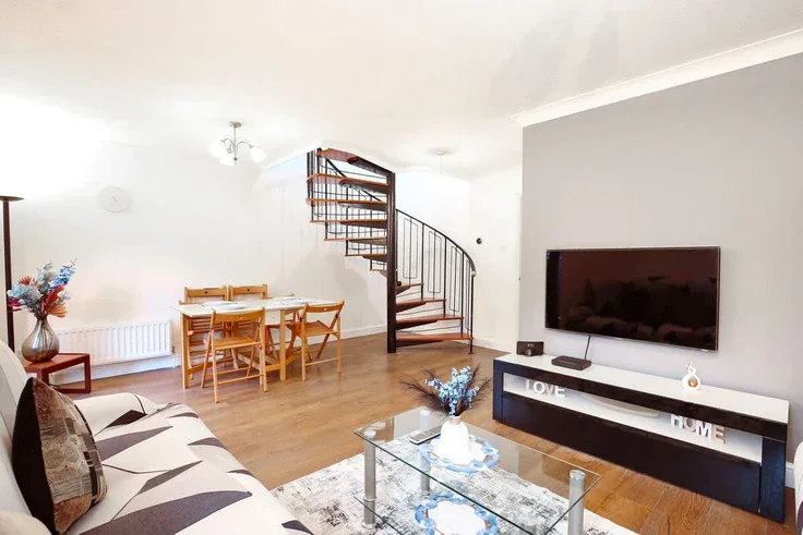 House Silbury Avenue in Greater London