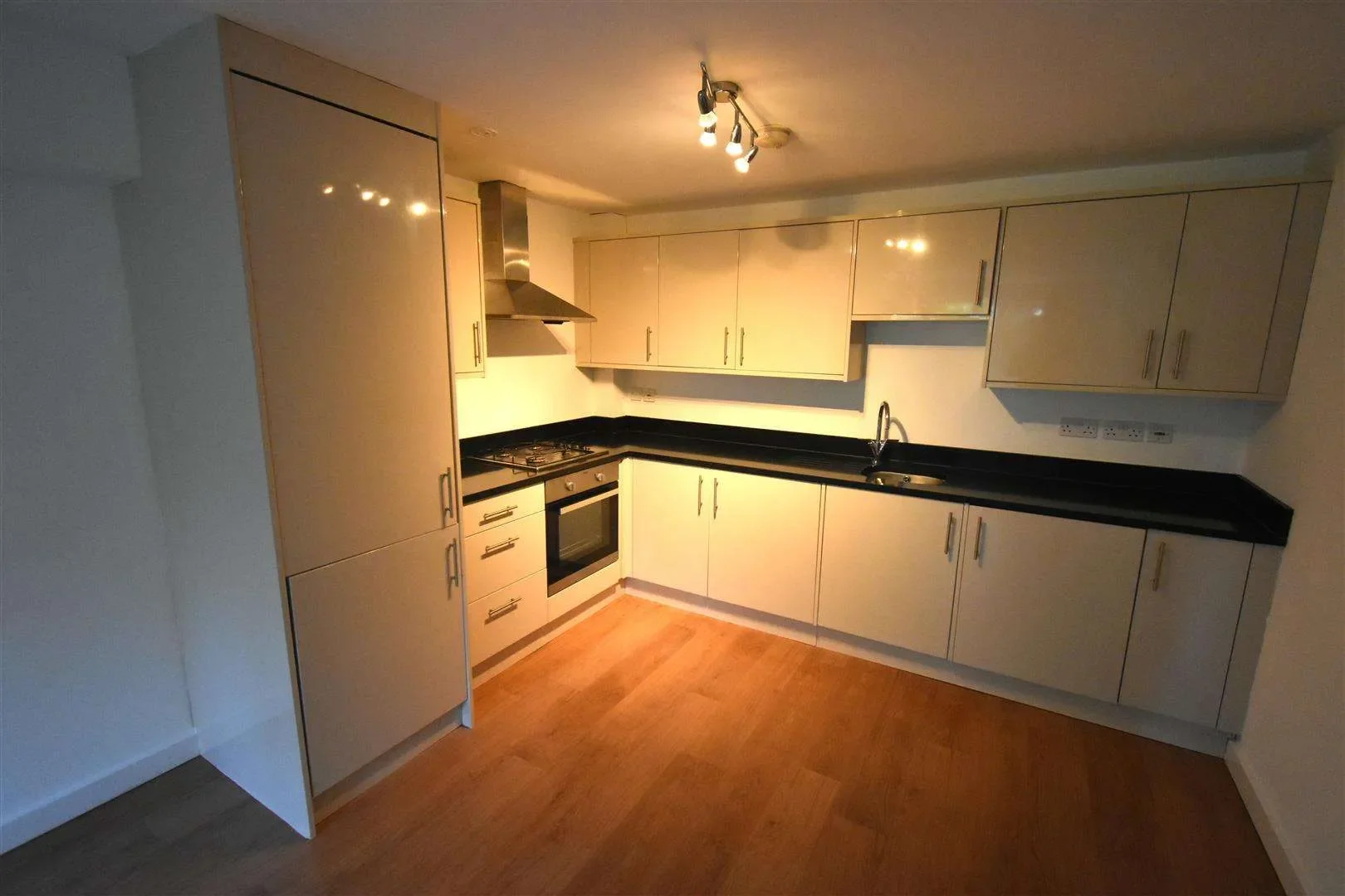 Flat Hawley Road in Dartford