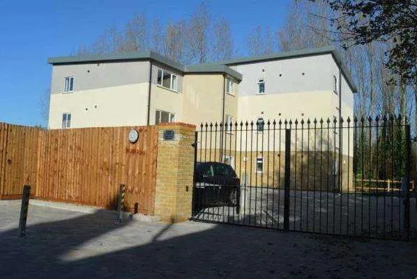 Flat Hawley Road in Dartford