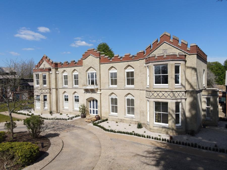 Flat Four Ashes Road in Hughenden Valley