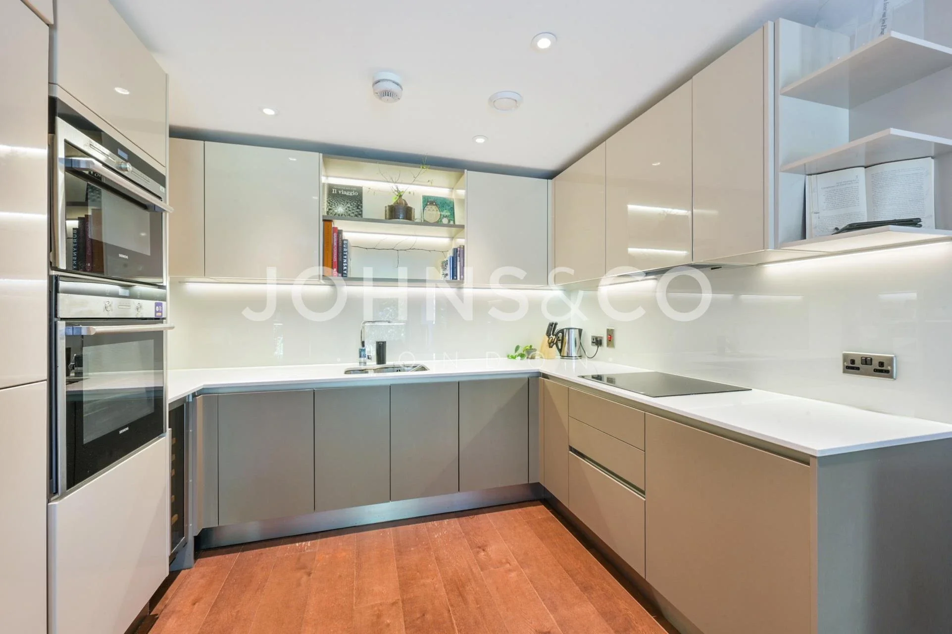 Flat Fetter Lane in City of London