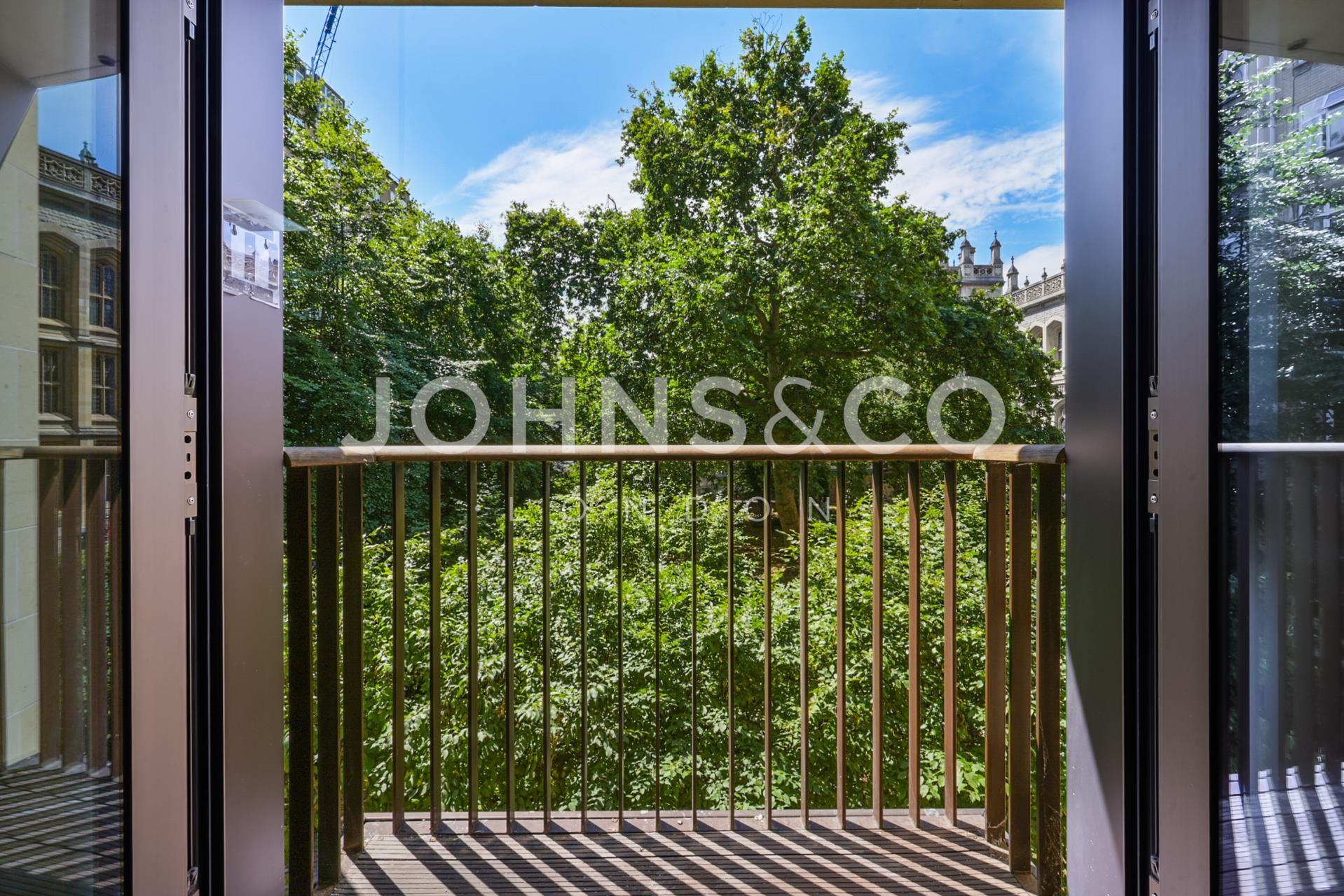 Flat Fetter Lane in City of London