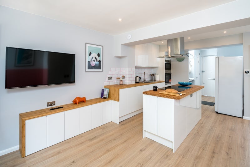 Room Winders Road in Greater London